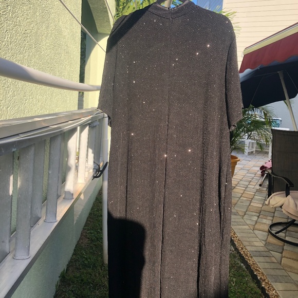 Plus size Holiday Event Gown/Dress - Picture 5 of 8